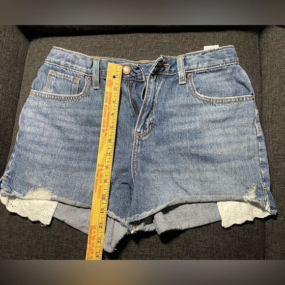Old Navy Jean Shorts - Picture 4 of 5